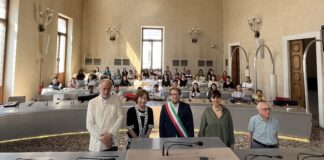 Il sindaco Giacomo Possamai accoglie i giovani musicisti giapponesi in visita a Vicenza musicisti giapponesi in visita a Vicenza
