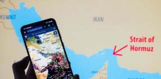 Iran, Centcom: “Intercettati missili contro forze Usa in Medio Oriente”. Teheran: “Colpite e fermate tre petroliere a Hormuz” – Diretta