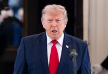 Iran, Trump ‘guardiano’ di Hormuz: tycoon tra rimborsi, blocco navale e terza ondata di raid