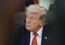 Iran, Trump insiste: “Colpiremo molto duramente, ora è il nostro turno”