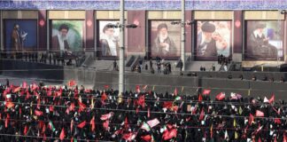 Iran, iniziati i funerali di Khamenei: slogan contro Usa e Israele a Teheran