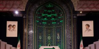Iran, la bara di Khamenei esposta nella Grande Moschea: funerali da domani