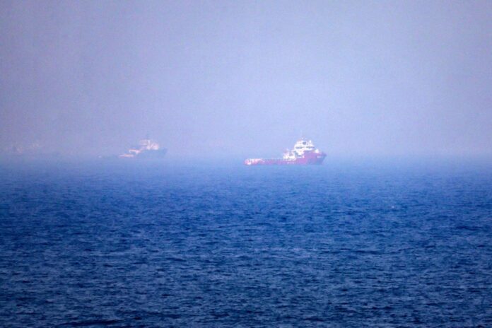 Iran, petroliera colpita in stretto Hormuz. Teheran agli Usa: “Guerrafondai. Nuovi attacchi? Piano di risposta è pronto”