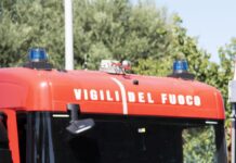 Lodi, auto avvolta dalle fiamme: trovata una persona morta all’interno