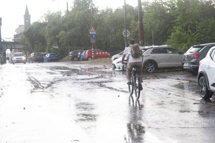 Maltempo sull’Italia, temporali e vento forte: allerta rossa in Veneto