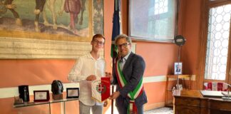Vince gara nazionale per geometri, Mattia Calgaro incontra il sindaco di Vicenza Mattia Calgaro