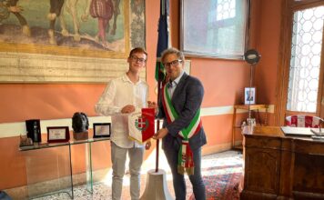 Vince gara nazionale per geometri, Mattia Calgaro incontra il sindaco di Vicenza Mattia Calgaro