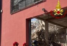 Messina, crolla edificio: vigili del fuoco cercano sei dispersi tra le macerie