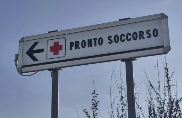 Messina, donna getta acido contro il suo avvocato: il legale è grave in ospedale