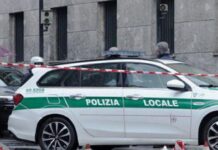 Milano, ciclista travolta e uccisa: camionista denunciato per omicidio stradale
