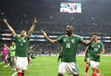 Mondiali, Messico agli ottavi: Ecuador dominato 2-0