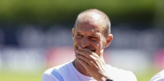 Napoli, “chi non salta juventino è”. E Allegri non salta