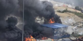 No Tav, assalto al cantiere in Val di Susa: bruciate 2 camionette dei carabinieri. Chiusa autostrada A32
