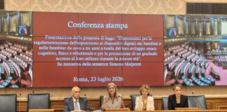 Pediatri: “No a dispositivi digitali sotto i 3 anni”, prima proposta di legge