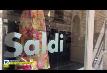 Poste Italiane svetta anche in tempo di saldi tra carte emesse, e-commerce e logistica