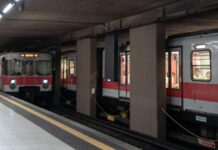 Ragazza sfregiata con il coltello in metro a Milano, Saidi resta in carcere