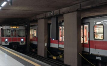 Ragazza sfregiata con il coltello in metro a Milano, Saidi resta in carcere