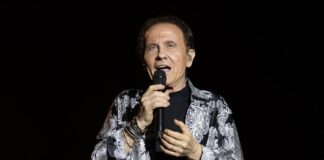 Roby Facchinetti sbaglia testo di ‘Pierre’ e si scusa: “Non mi capitava da 1976…”