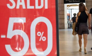 Saldi, sabato al via in quasi tutta Italia ma ribassi già iniziati
