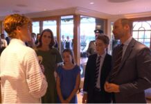 Sinner, il Re di Wimbledon incontra la Royal Family: “Giocate a tennis?”
