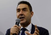 Sondaggio politico, Vannacci supera Forza Italia e Fratelli d’Italia cala