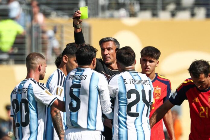 Spagna-Argentina, maxi rissa e infortuni nella finale dei Mondiali