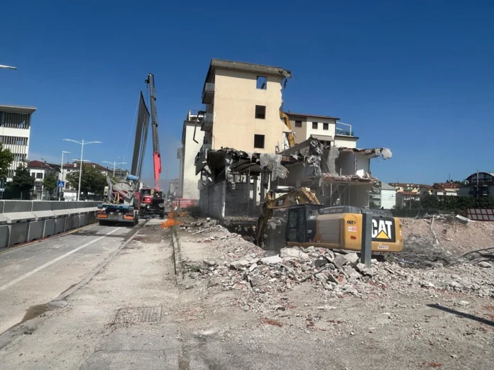 Tav Vicenza Viale San Lazzro demolizione palazzi tav vicenza