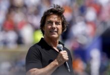 Tom Cruise, la figlia Suri rinuncia al cognome
