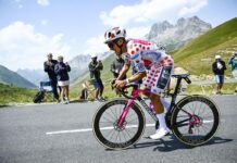 Tour de France, Carapaz vince 20a tappa e Pogacar blinda la vittoria finale
