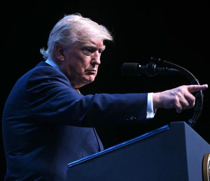 Trump: “Niente pedaggio 20%, Stretto di Hormuz aperto a tutti tranne navi Teheran”