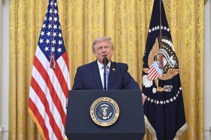 Trump denuncia il sistema elettorale Usa: “E’ compromesso, Cina ha rubato dati”