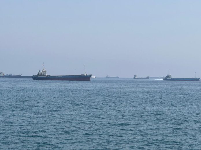 Usa lanciano nuovi attacchi contro Iran: “Teheran non deve minacciare navi”