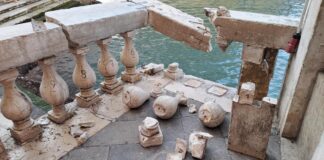 Venezia, via al restauro finale balaustra Ponte di Rialto: fu danneggiata da barcone rubato