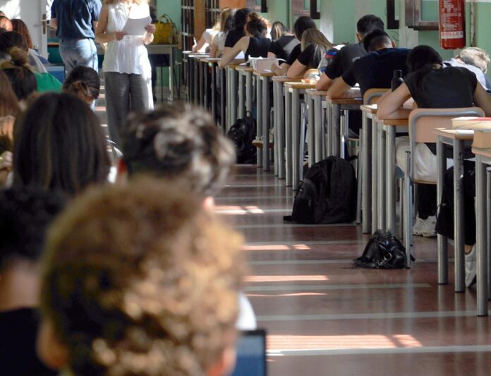 Verga ‘espositore’ del Verismo, Venere di Botticelli incinta e Guerra dei 7 nani: perle e strafalcioni della maturità 2026