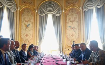 Volenterosi a Parigi, nasce coalizione europea per scudo anti-missili balistici: c’è anche Italia