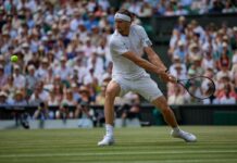 Wimbledon, paura Zverev: cade e resta a terra, lo aiuta… Sinner