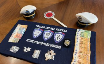 Vicenza, Polizia locale denuncia due spacciatori e sequestra droga e contanti a Parco Città operazione anti droga vicenza