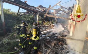 Incendio nell’ex Lanerossi di Dueville, fiamme spente il 31 luglio sera. In accertamento le cause, escluso il dolo. Aggravato il degrado dell’area lanerossi dueville incendio