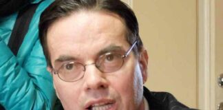 Aggressione a Klaus Davi a San Siro, scatta il daspo per sei ultrà del Milan