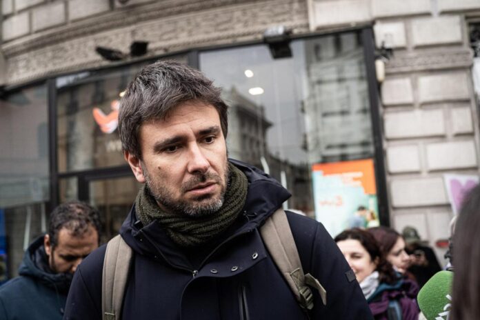 Alessandro Di Battista, il primo messaggio dopo il malore: “Ce la metterò tutta per tornare presto”