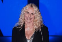 Antonella Clerici ‘contro’ le mete estive: “Forse ho sbagliato lavoro”