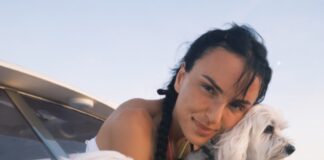 Arisa cancella la foto in topless, la spiegazione sul dietrofront: “Si cambia”