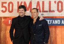 Ascolti tv 19 agosto, il film ’50 km all’ora’ su Canale 5 vince in prime time con uno share del 15,5%