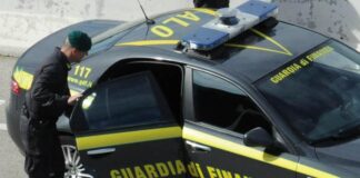 Bari, francese arrestato al porto: trasportava 3 missili da guerra su un furgone