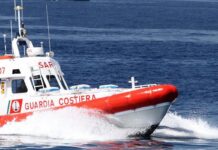 Barletta, fa il bagno in mare di sera e ha un malore in acqua: morto 69enne