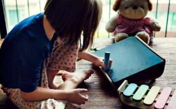 Batterie a bottone, allarme per i bambini: nel 2026 il triplo dei casi rispetto allo scorso anno