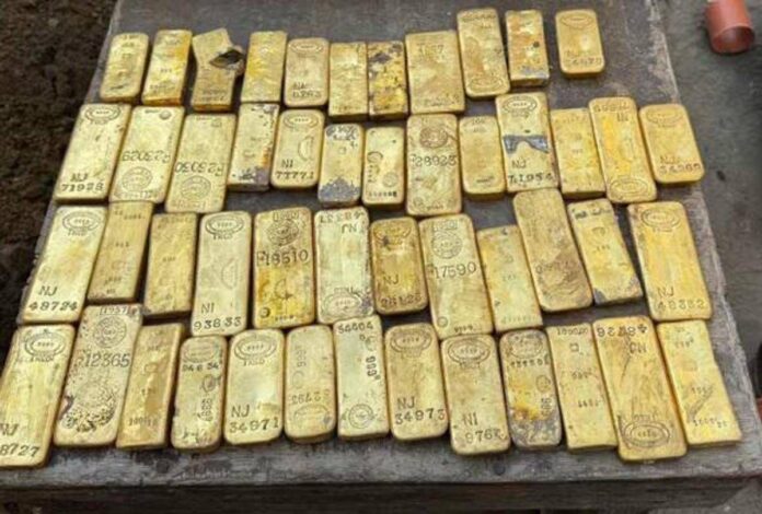 Belgio, operai trovano un tesoro durante uno scavo: monete e lingotti da 9 milioni di euro
