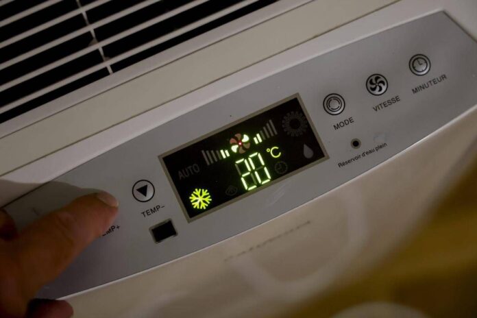 Caldo, come affrontare le notti tropicali: i quattro consigli (fondamentali) dell’esperto