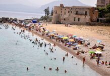 Caldo, nuova ondata a passo lento: oggi 6 città con bollino arancione ma domani scendono a 4