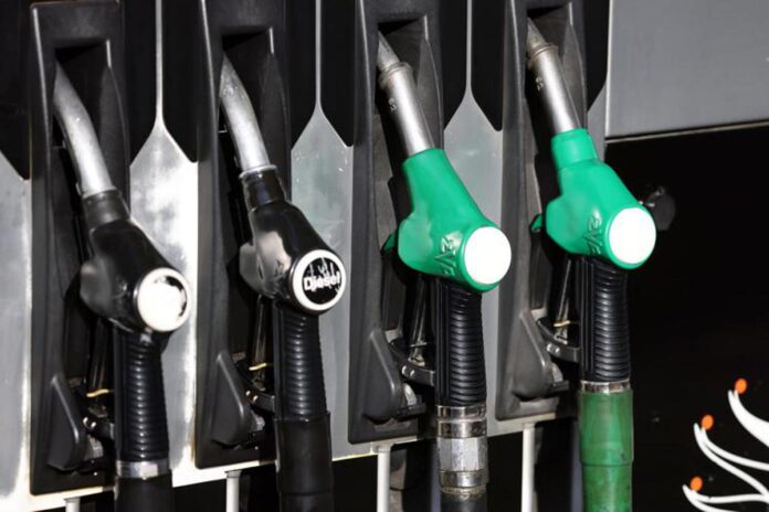 Carburanti, domani Cdm per proroga misure. Fonti di Palazzo Chigi: “Al lavoro per tutela fasce di reddito più deboli”